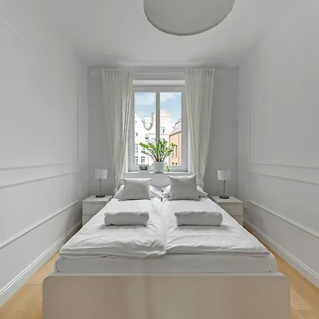 Wave White Pearl In Gdańsk