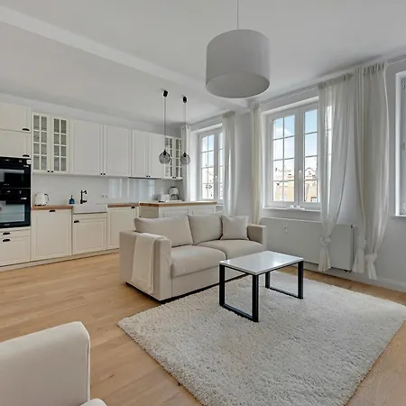 Wave White Pearl In Gdańsk