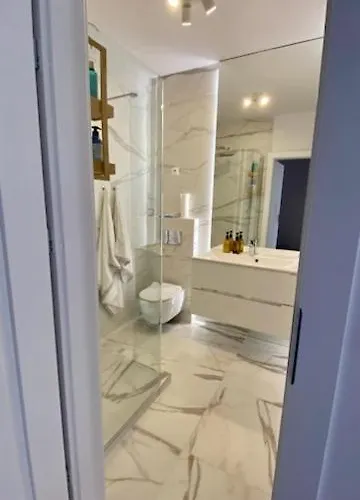 Wave White Pearl In *